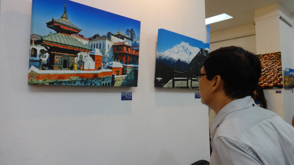 Triển[-]lãm[-]ảnh[-]gây[-]quỹ[-]ủng[-]hộ[-]động[-]đất[-]tại[-]Nepal